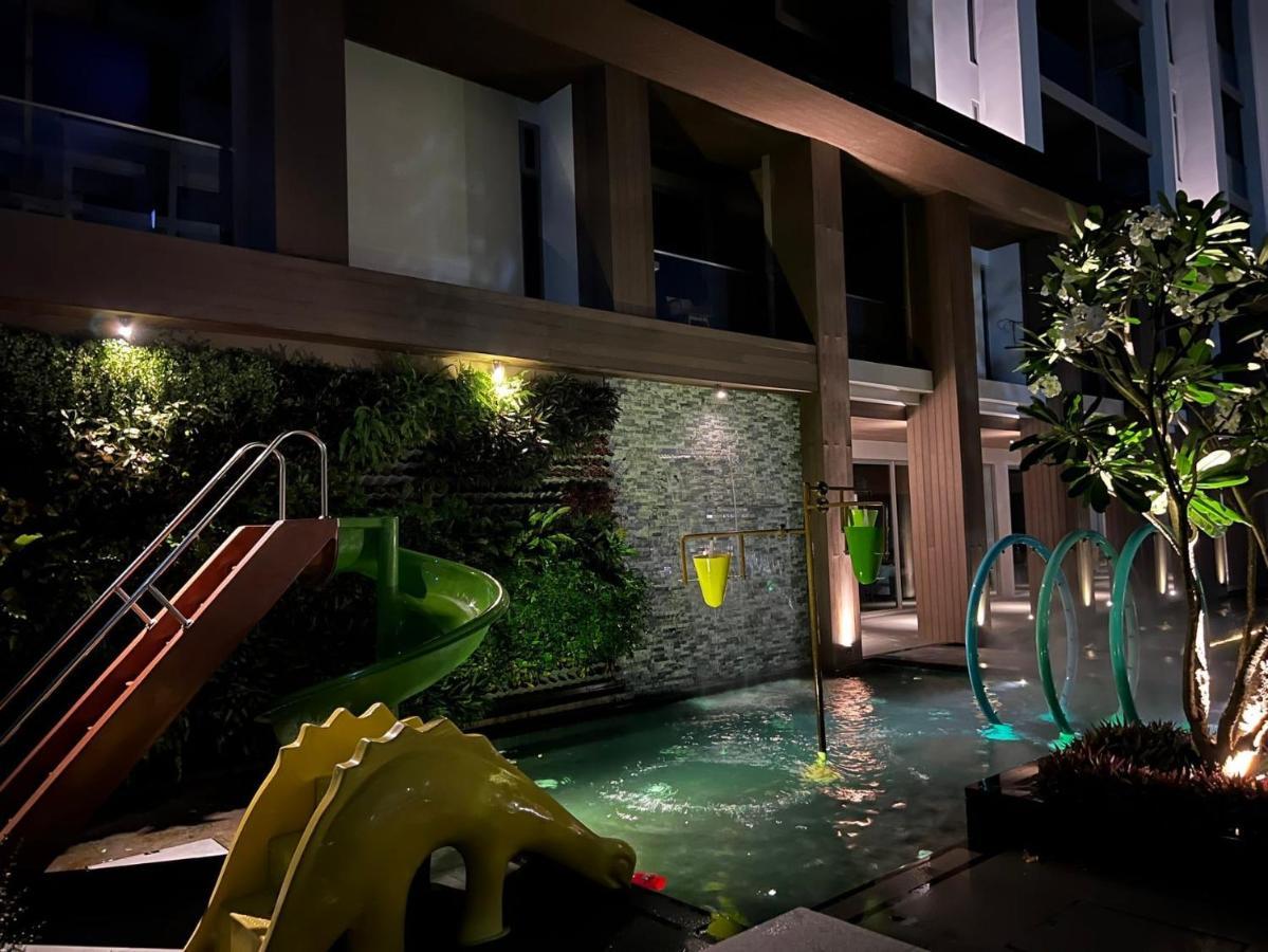 Fifth Pattaya Jomtien By Shiwalai Int Hotel Exterior photo The children's pool at the hotel