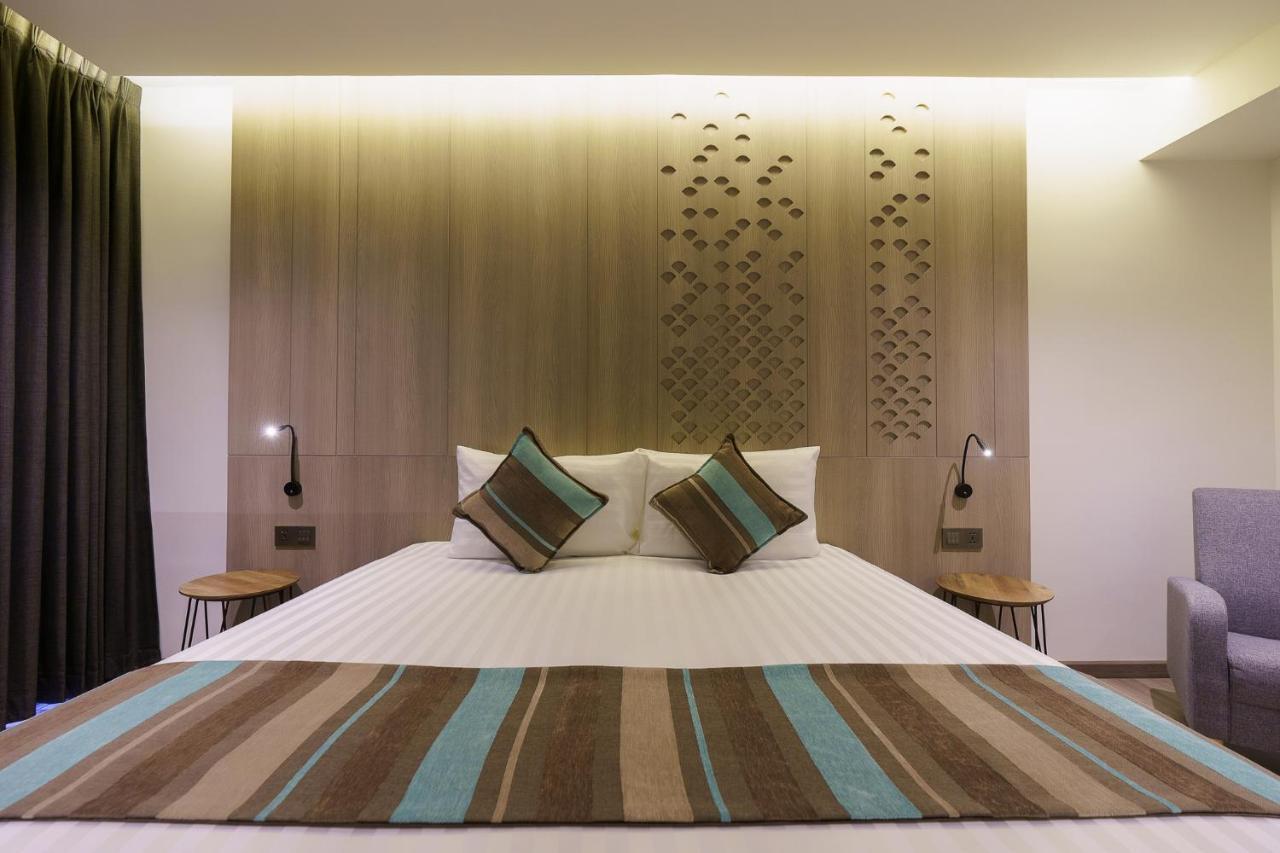 Fifth Pattaya Jomtien By Shiwalai Int Hotel Exterior photo A bedroom at the hotel