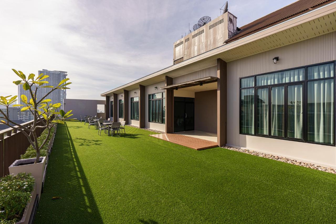 Fifth Pattaya Jomtien By Shiwalai Int Hotel Exterior photo Rooftop garden